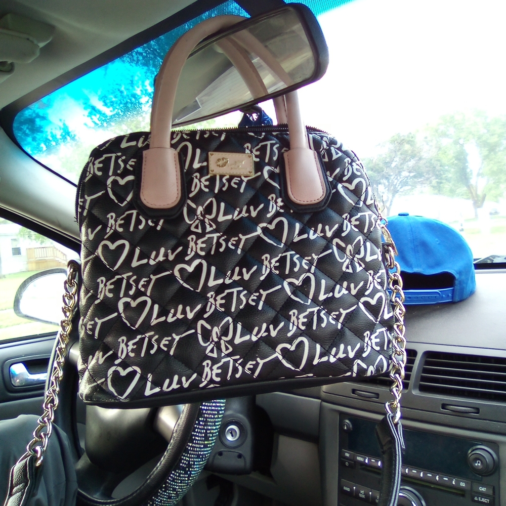 Black and Pink Handbag - Picture 2 of 3